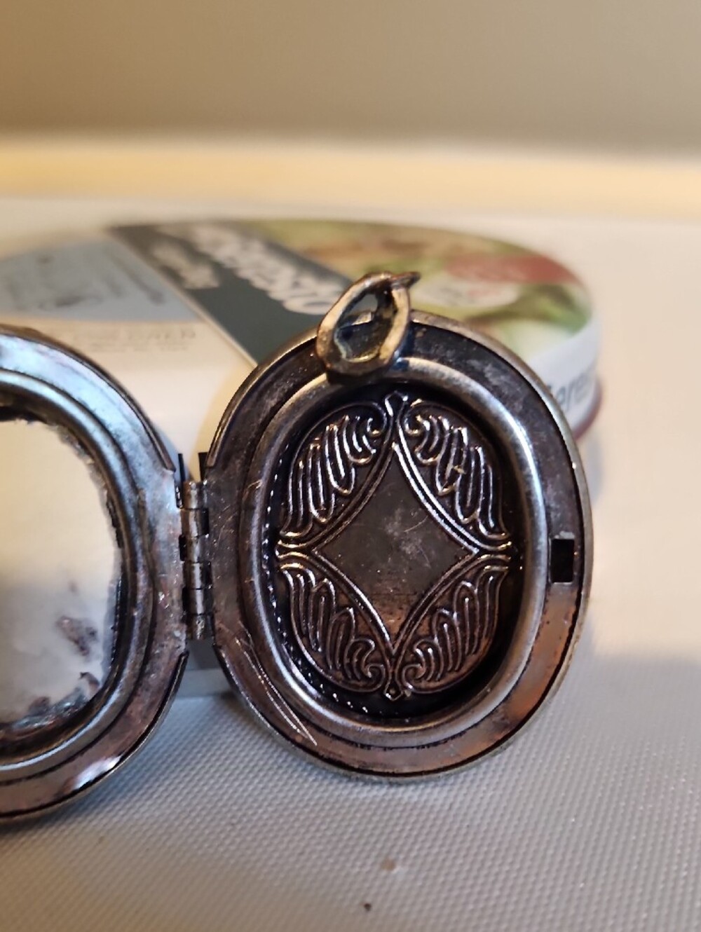Vintage Victorian Revival Rhinestone Oval Locket Pendant - Picture 6 of 7